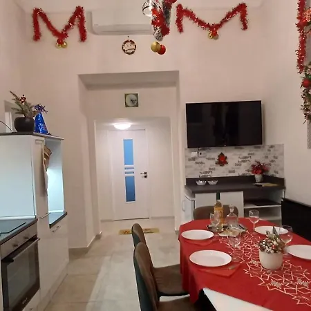 Apartment Palace *